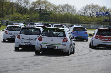 Der er kamp om pladserne i Renault DTC Light Cuppen.